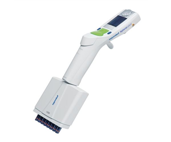 Eppendorf Xplorer, 8 canales, 50-1200 µl, botón de inclinación multifunción verde para puntas de 1250 µl