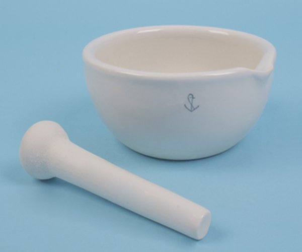 Mortero porcelana c/mano, 130 mm