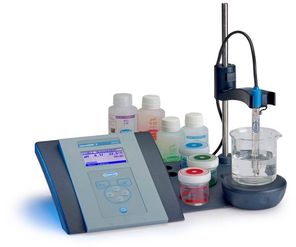 Kit completo SENSION+ pH3, con accesorios + electrodo 50 10 (Universal, cuerpo de plastico).